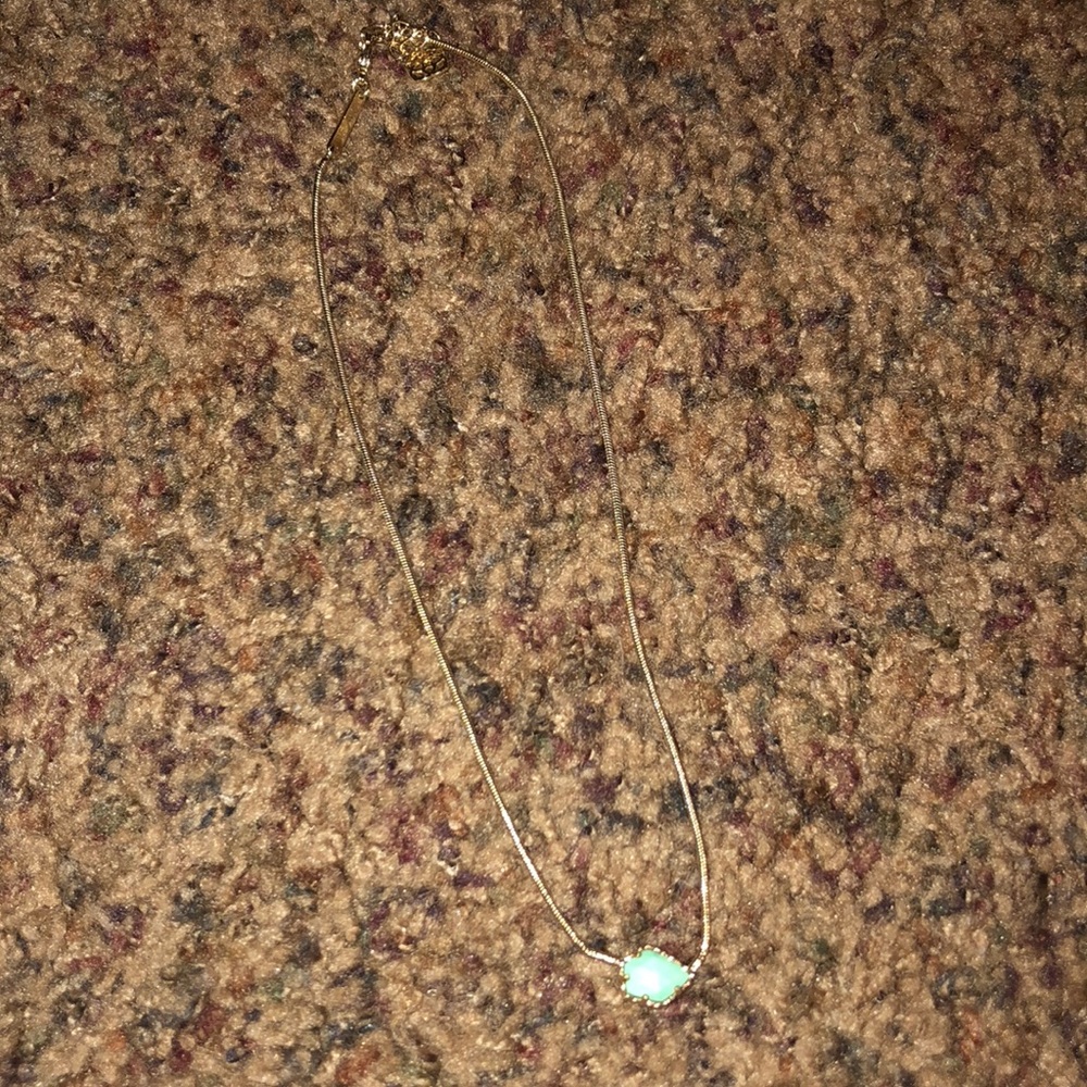 Mint green short necklace for sale!!